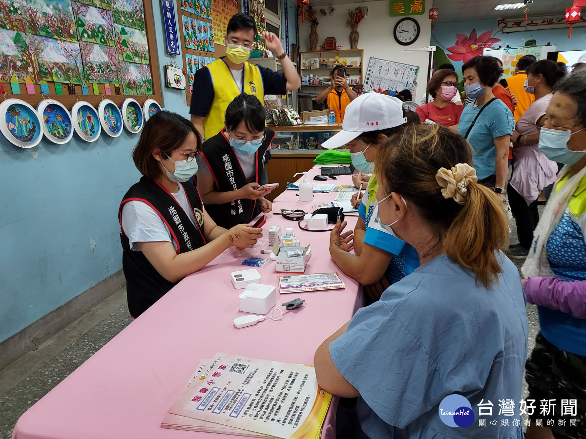 桃園市政府衛生局今(112)年擴大服務量能，增加為23處服務據點，擴及服務92里。