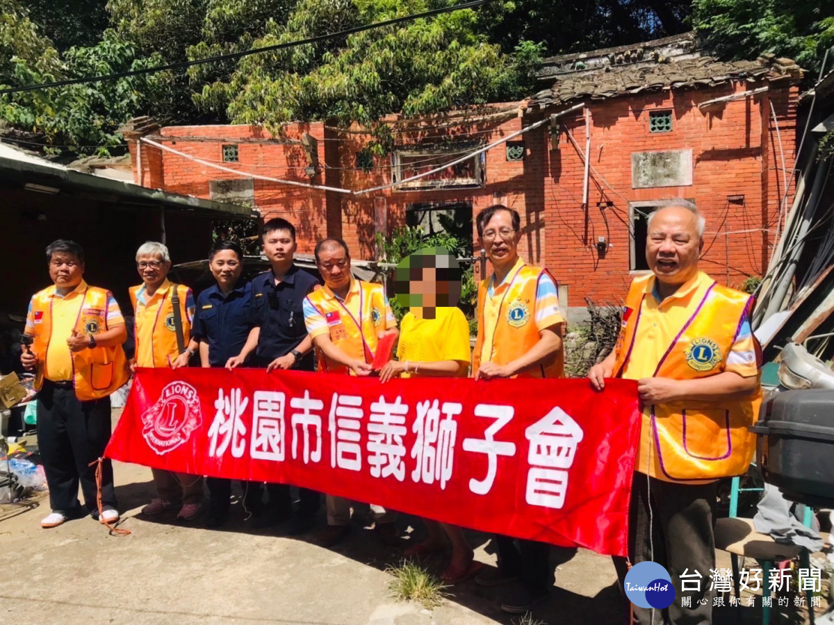 楊梅警攜手「桃園市信義獅子會」舉辦「中秋傳愛、關懷相伴」活動。