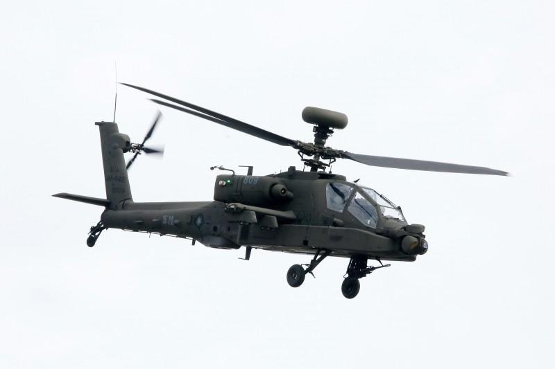 傳AH-64E「虎斑鯊魚嘴」彩繪機被下令塗銷禁展　陸軍航特部：不符作戰實需