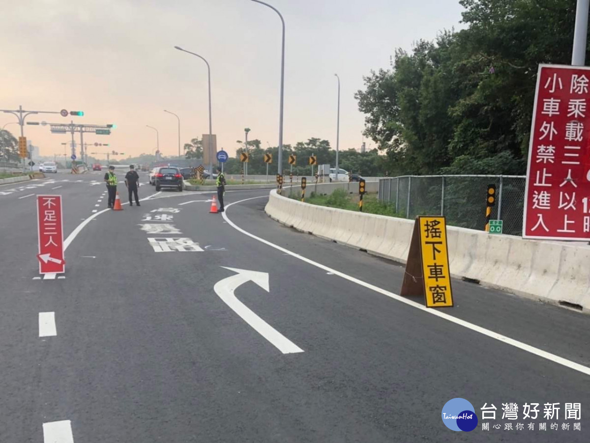 龍潭警方為確保重要道路交通順暢，將於各相關路口編排員警、協勤民力協助交通疏導工作。