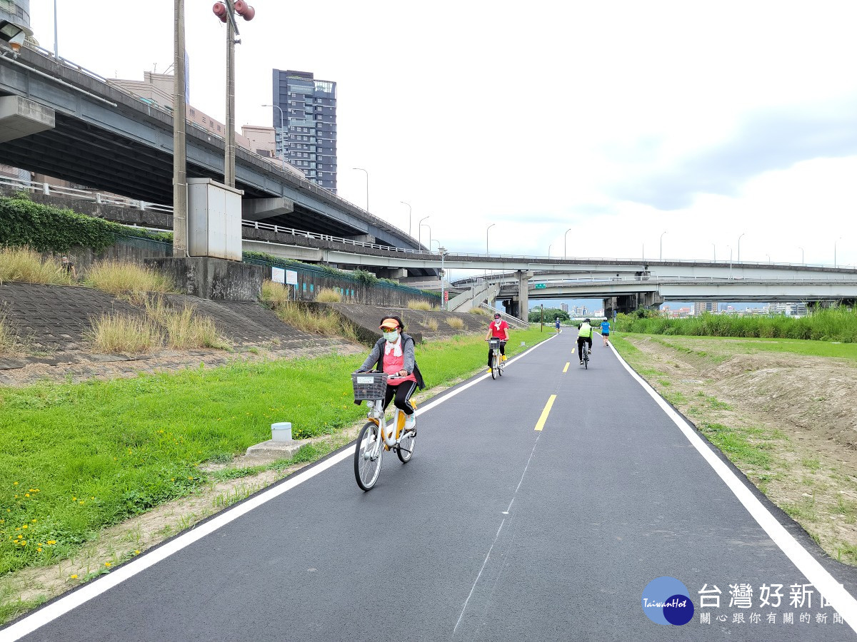 二重環狀線自行車道完成拓寬　營造友善騎乘環境