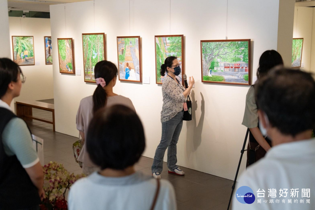王嬿婷在母校中原大學舉辦首次畫作個展，覺得特別有意義。