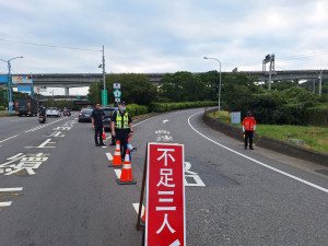 楊梅警分局針對轄內各交流道、重要道路及觀光景點周邊道路加強交通疏導，讓用路人都能有平安順暢的國慶假期。