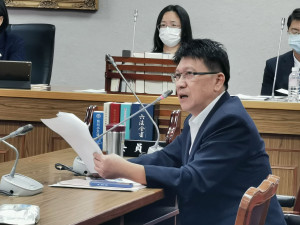 林思銘建議參考澳洲的治理方式，強化相關單位行政管制。