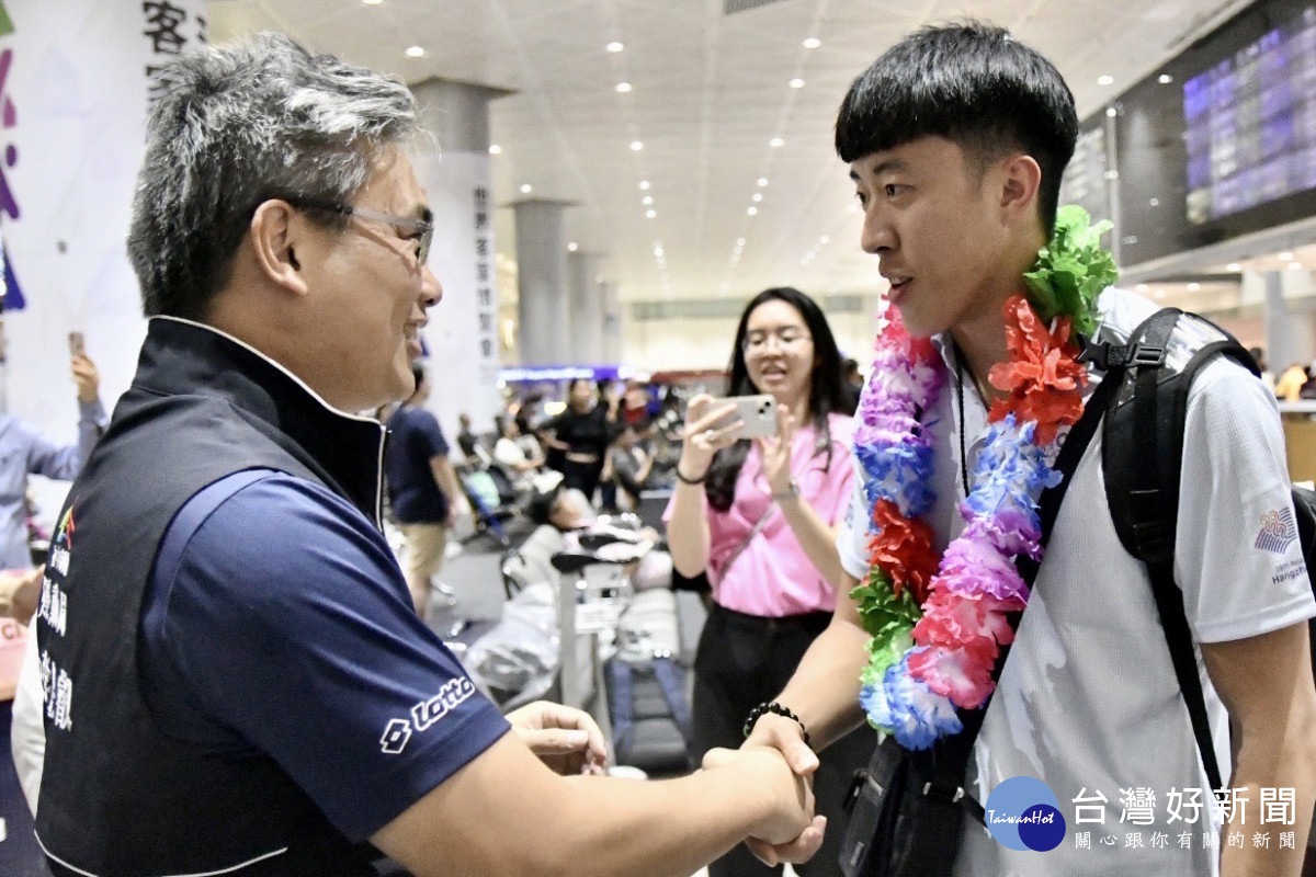 台中田徑好手卓家玄以第五名成功完賽，跳高英姿榮登亞運官網表揚。