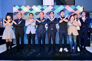 ▲科技界代表聯袂出席開幕記者會，在TTXC無限幻境概念展演「光之旅」後，宣告活動正式啟動。