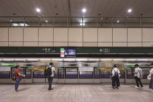 陳同實業於景美捷運站3號出口推出的預售案「丰景」，將攜手極上美學建築大師黃宏輝打造文山區最美的極上藝邸。（圖／業者提供）