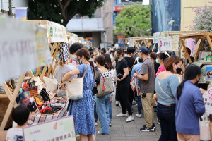 雲嘉南分署年度盛會「好時光靚市集」10月21日登場，集結34家多元培力單位與微型創業鳳凰商家熱鬧展售。