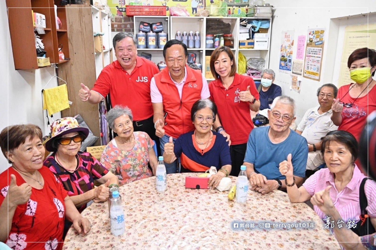 郭台銘提長照政見　拋70歲以上免巴氏量表就可請外籍看護