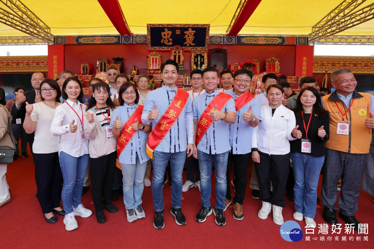 客家義民嘉年華「挑擔奉飯」　3千名鄉親一起挑起擔頭