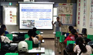 嘉義區監理所表示，112年11月30日前參加機車駕訓班訓練考取駕照者，除交通部專案補助，年底還能抽最大獎1萬元禮券／陳致愷翻攝