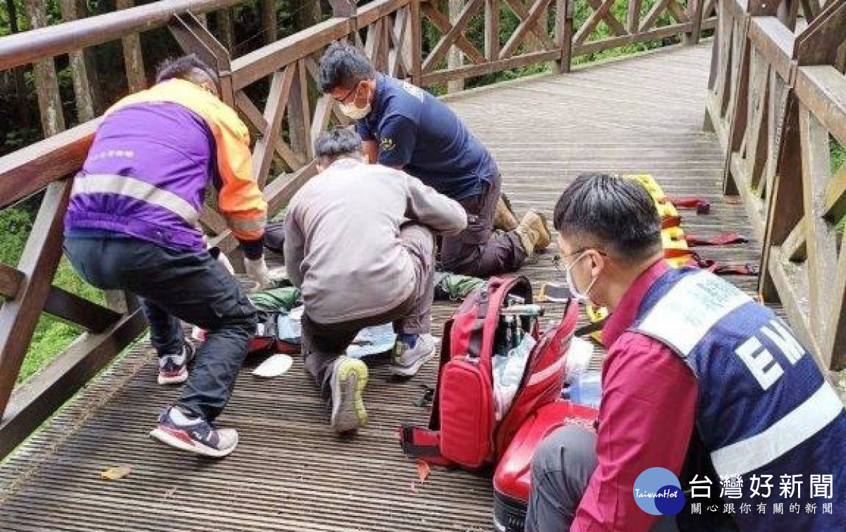 民眾發現64歲陳男倒臥登山步道，警消緊急送醫後仍宣告不治／陳致愷翻攝