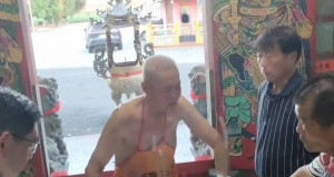 嘉義朴子88歲曾水杉阿公，為神明服務超過一甲子，更是林府千歲和吳府千歲的共同乩身／陳致愷翻攝