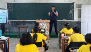 嘉義縣警察局為防制偏鄉學生遭詐騙集團詐騙所害，巡迴式於嘉義縣偏鄉學校「入班宣導」常見之詐騙類型／林詩涵翻攝