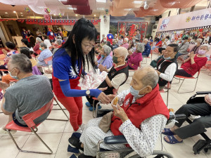 香甜雞蛋糕，陪伴長輩度過美好的午茶時光