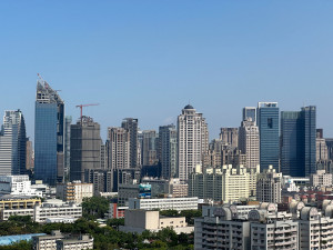 面對房市趨緩，七期豪宅建商紛紛發揮各自優勢，衝出市場藍海。