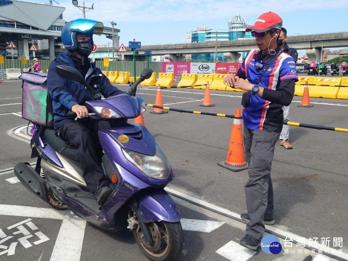 加強機車外送安全觀念　臺北區監理所推外送員道路安全教育訓練