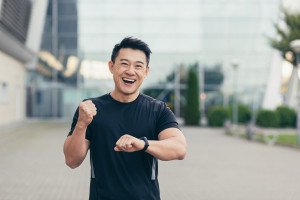中壽建議年輕族群及早建立運動習慣，並善用健走外溢長照保單，擁抱保障與健康雙贏未來。