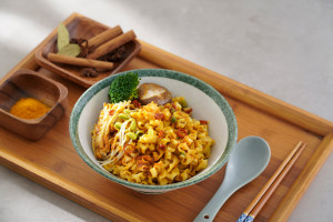 近年來素食的口味、食材不僅約來越豐富多元，甚至還吹起了「異國風」，也吸引越來越多非長期素食的年輕族群來嚐鮮。（圖／興霖五木提供）