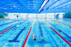 花東唯一冬季仍營運的縣立戶外泳池　臺東縣運動園區游泳池整修後開放