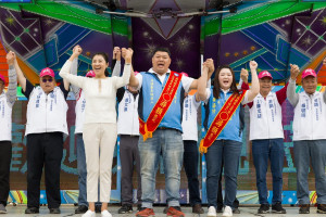 縣長許淑華籲鄉親支持游顥從中央到地方一同合作。（游顥服務處提供）