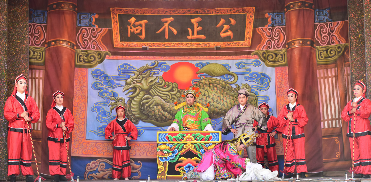 閩南傳統藝術巡演明華園黃字戲劇團演出，桃園景福宮熱鬧登場。