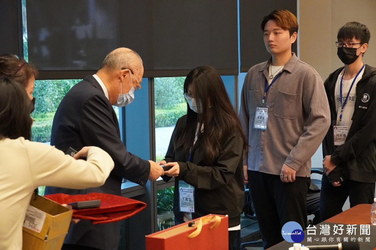 中華書院學生經國七海文化園區參訪　錢復分享「真誠待人」處事之道