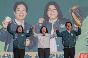 民進黨總統候選人賴清德與總統蔡英文南下嘉義市，替立委王美惠造勢／王美惠服務處提供