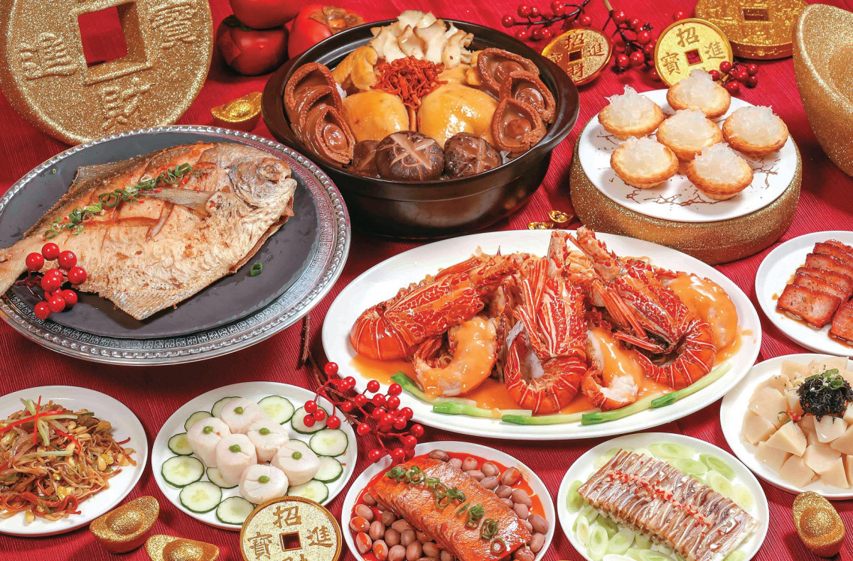 年菜料理注重象徵意義及儀式感，常可見鯧魚等應景料理。（圖／晶華酒店提供）