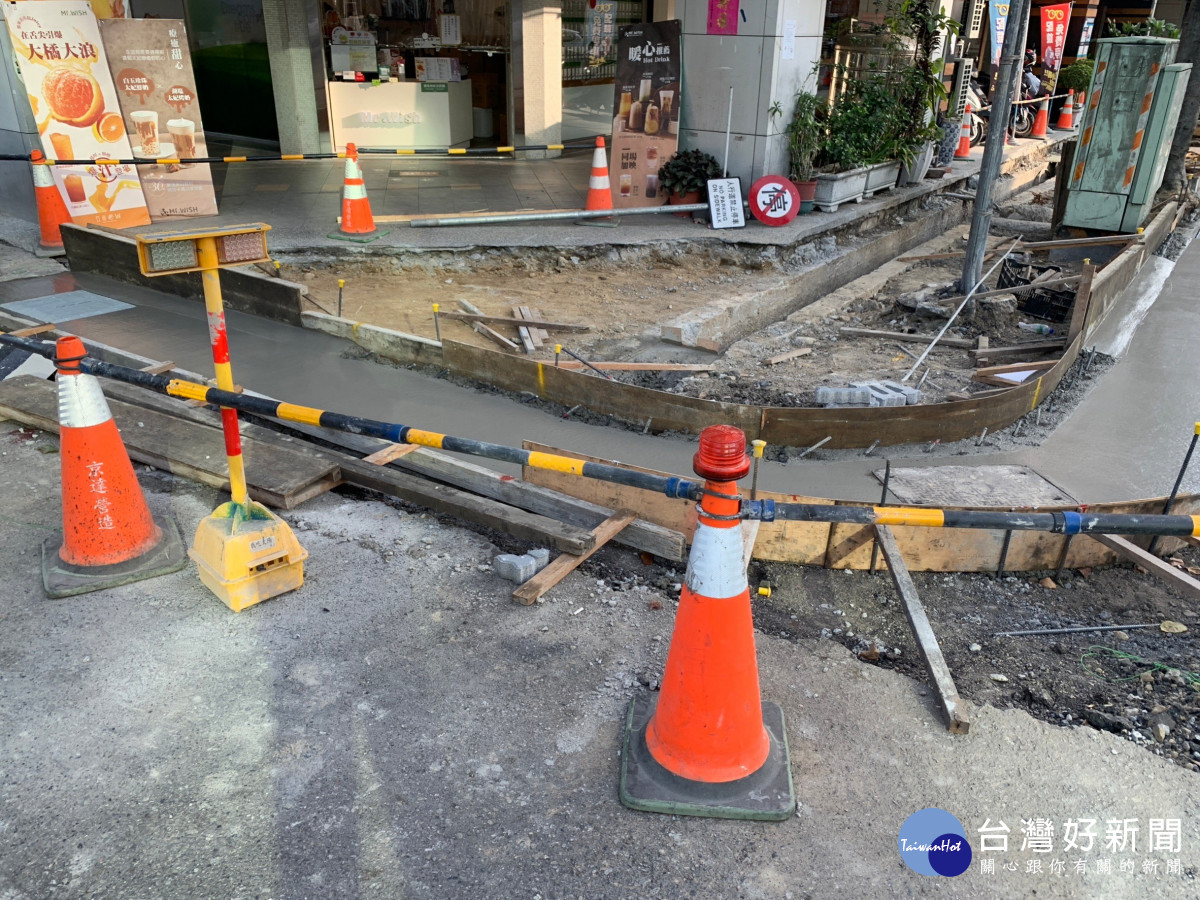 道路常見挖路施工，陳俞融議員促市加強管線圖資建置避免挖破民生管線影響使用。