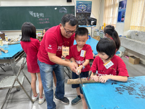 由精銳建設發起的許願樹「美學啟蒙、上山計畫」，活動與課程讓孩童開拓視野。