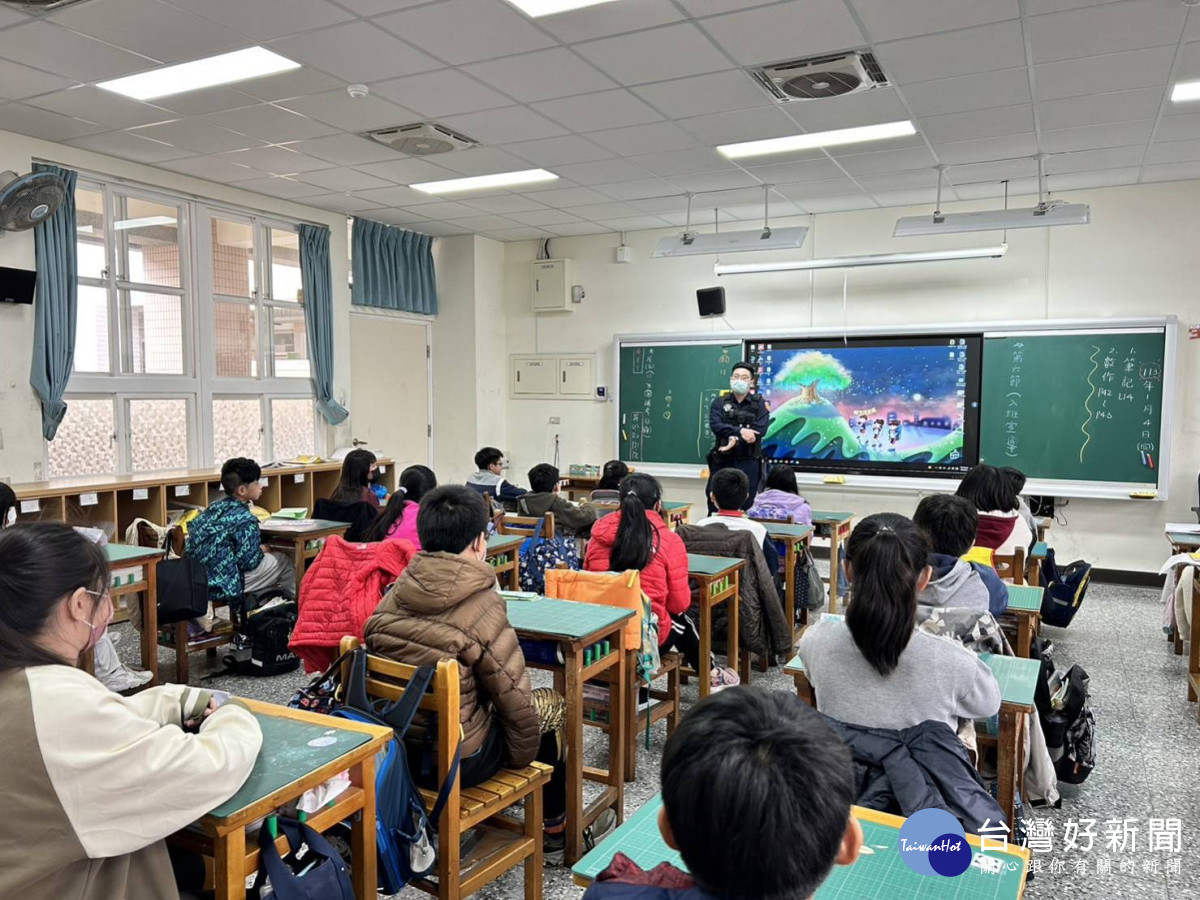 蘆竹警前進校園宣導，防詐意識從小紮根。