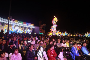 南投燈會25日晚在眾多民眾觀賞下落幕。（記者扶小萍攝）