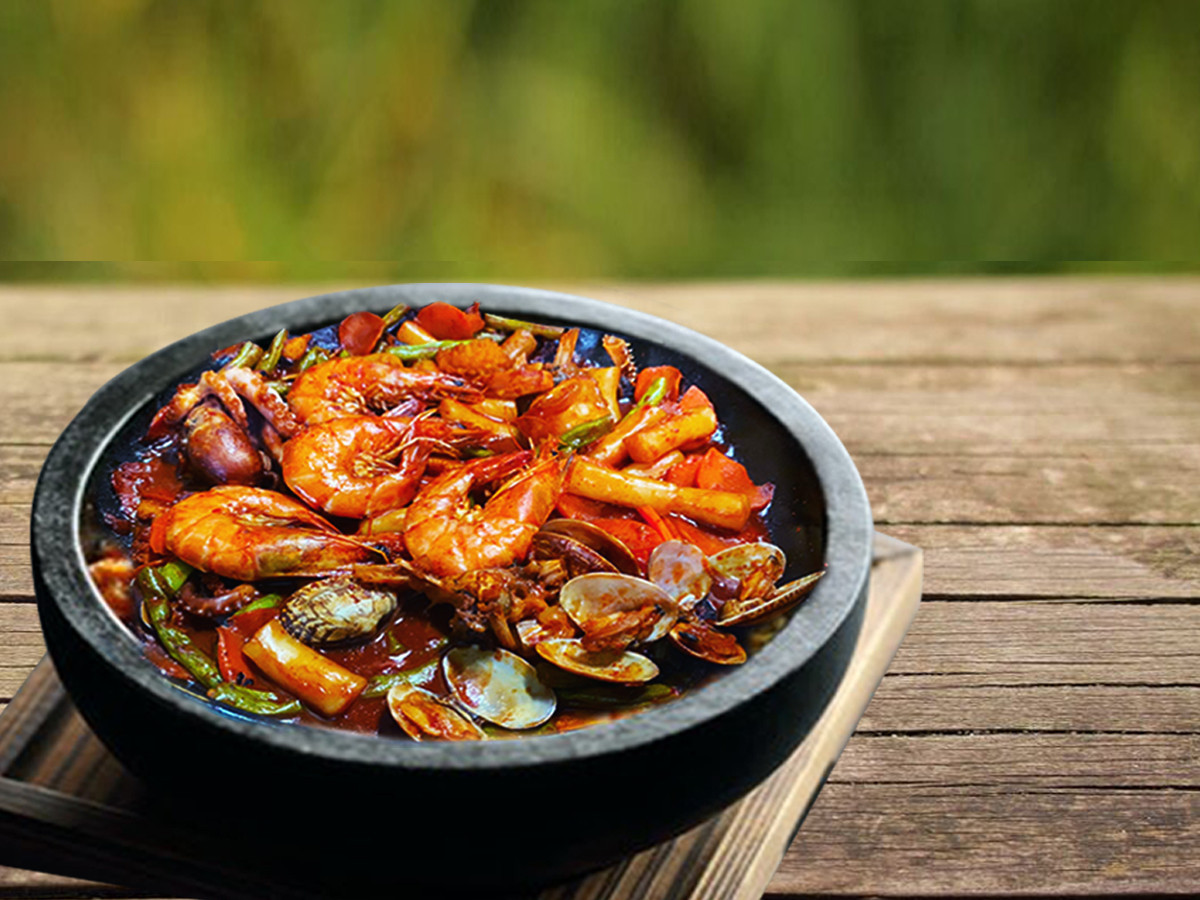 熱門美食「韓式海鮮」來台　全家App就可買！輕鬆做出韓式海鮮拌飯