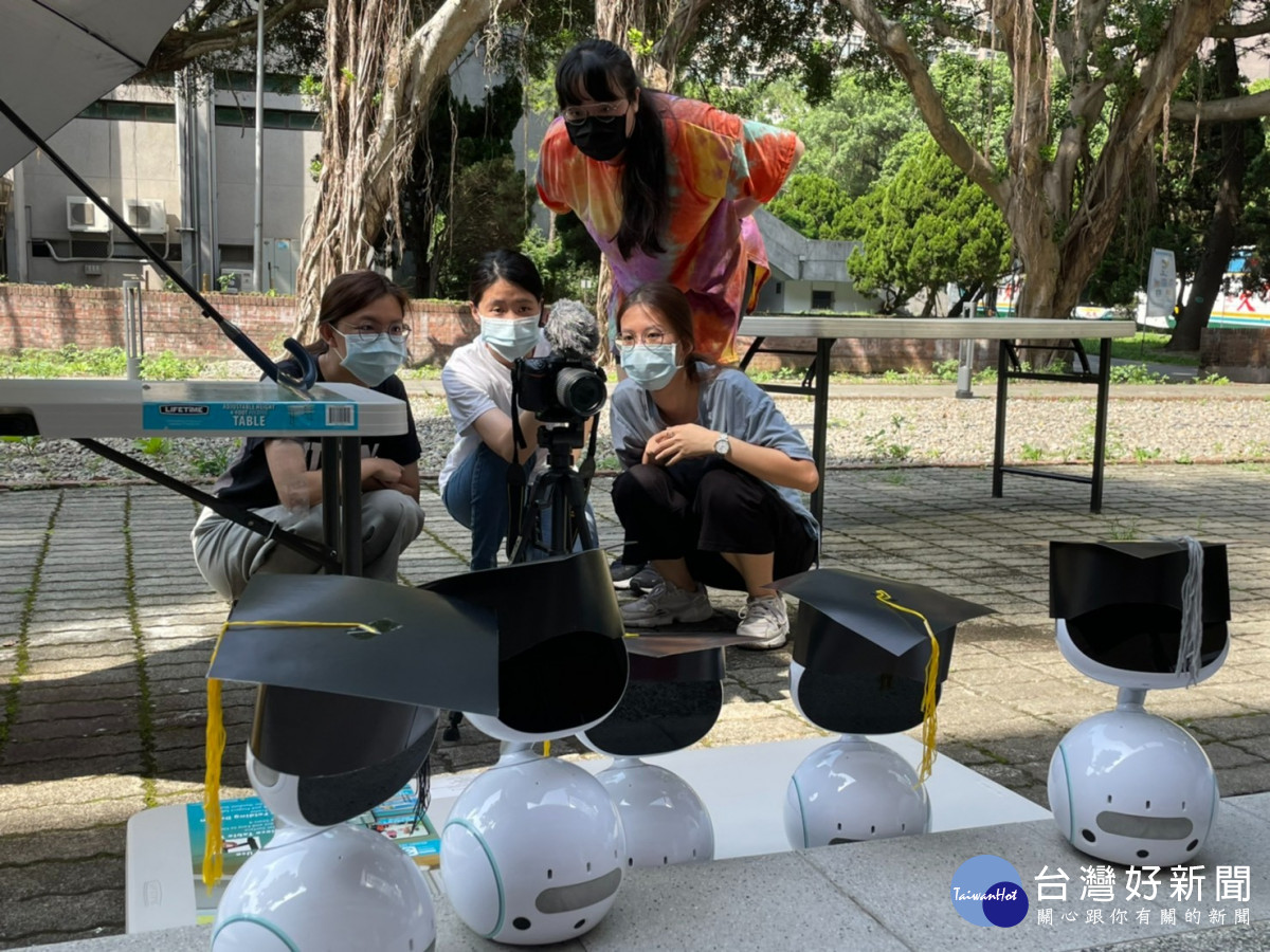 中原大學全面推動AI教育的普及深化，以利學生面對新興科技的創新與變化。