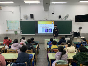 蘆竹警分局前進校園反詐騙宣導。