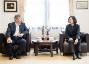 台灣民眾黨黨主席柯文哲（左）與總統蔡英文（右）（圖／總統府Flickr）