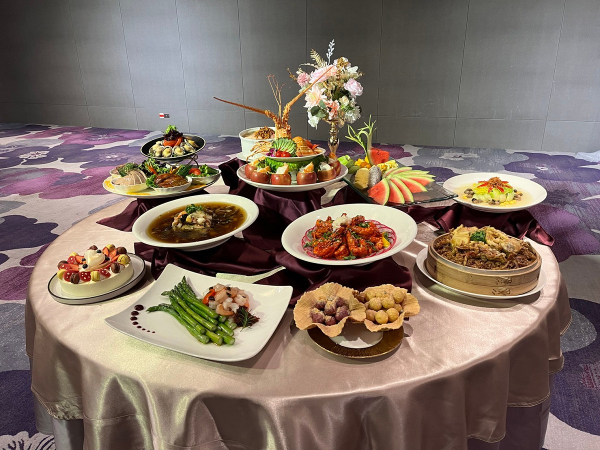 震大金鬱金香酒店金牌主廚推出婚宴菜色。