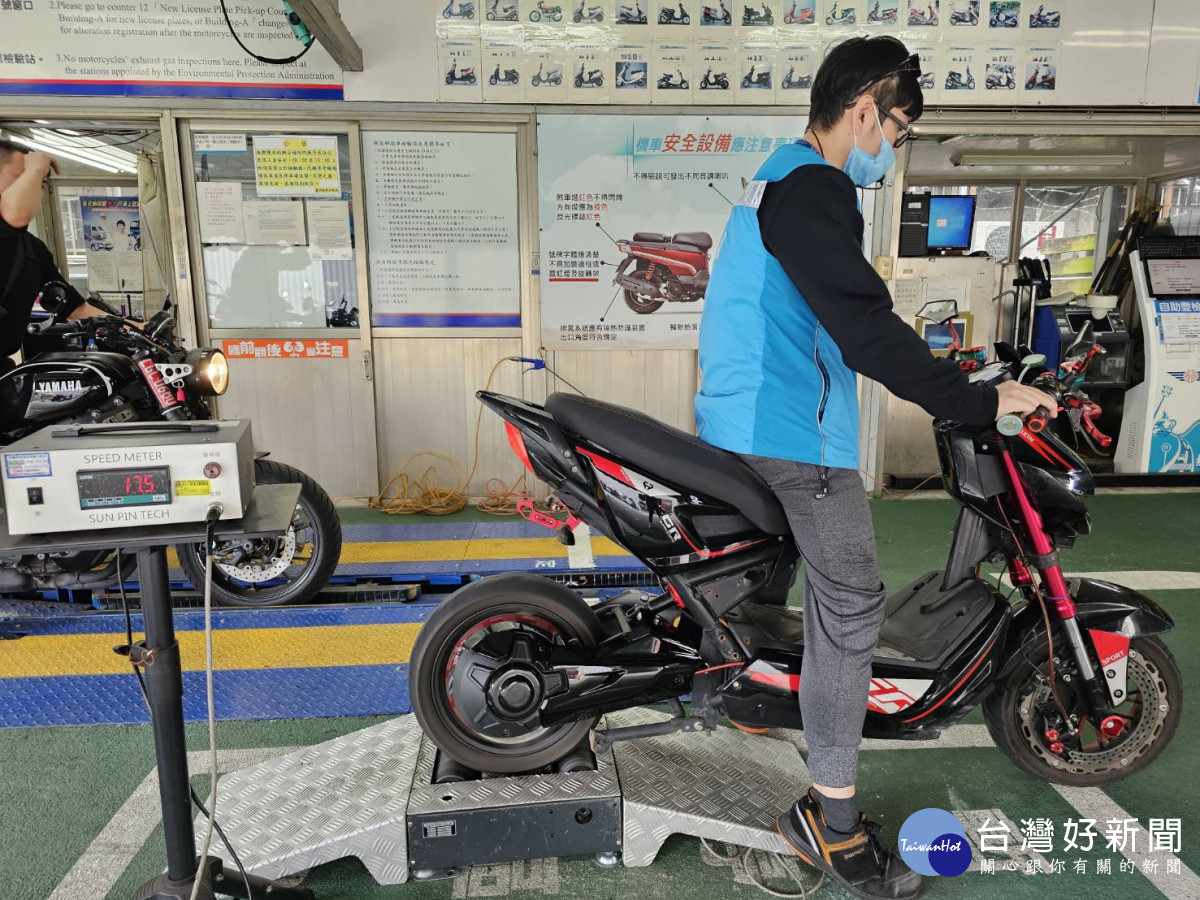 中微型電動二輪車掛牌　蘆洲監理站提醒領用牌照以免逾期受罰