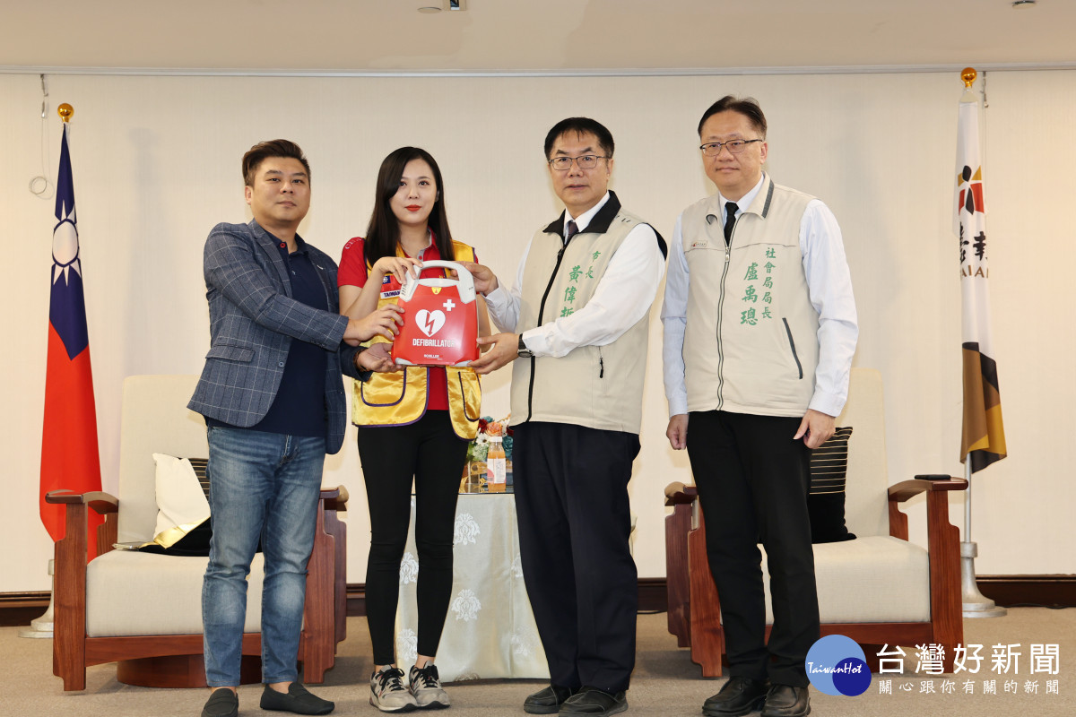 台南公益團體捐贈AED　公私協力守護嬰幼兒