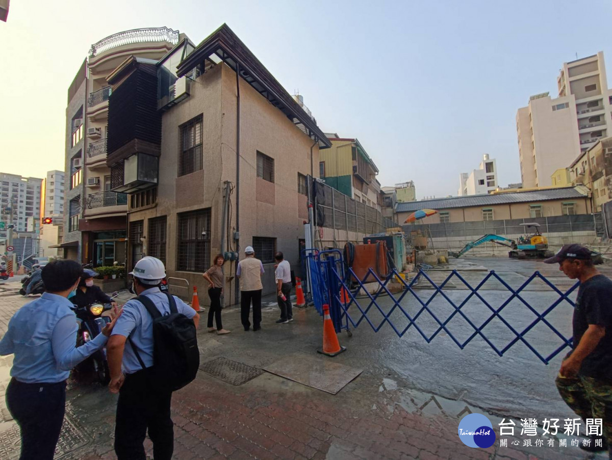 台南北華街建築工地開挖損鄰　工務局勒令停工並疏散住戶