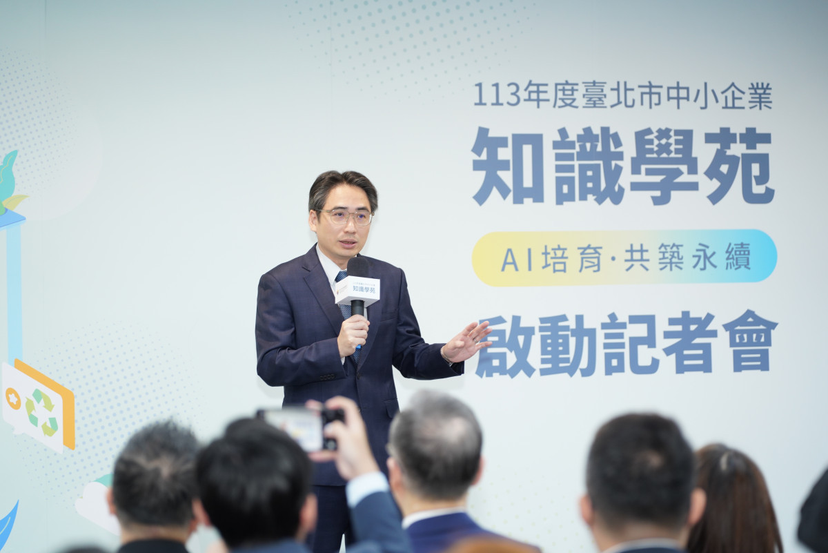 臺灣微軟花凱龍首席技術長分享AI對中小企業助益。
