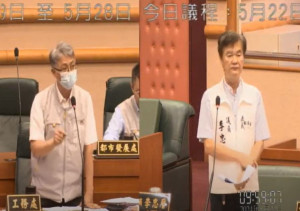 嘉義市議員李忠曆要求工務處應全面改善整條民族路人行道／陳致愷翻攝