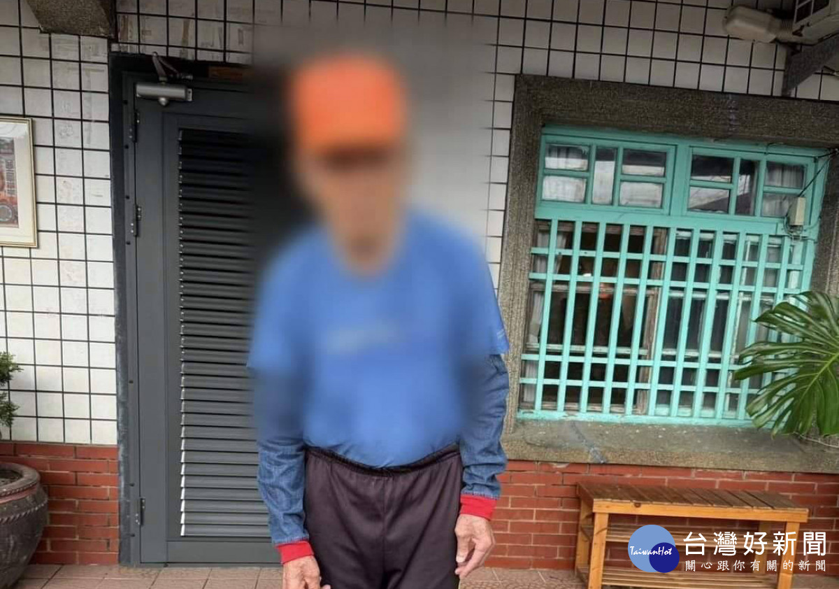 雲林縣東勢鄉80歲老翁誤觸安心手錶，員警火速趕往查看，並向家屬回報安全無虞／警方提供