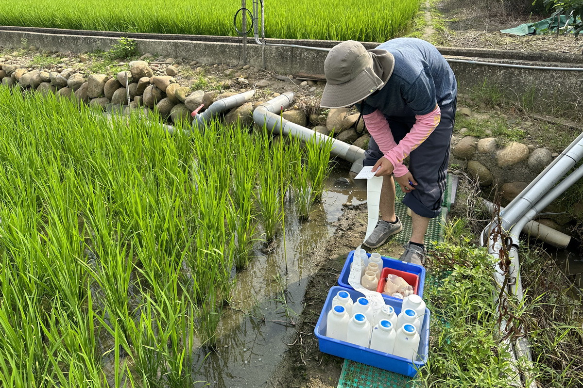 桃園市政府水務局推廣放流水農灌三省二減，供灌田區定期進行水質監測。