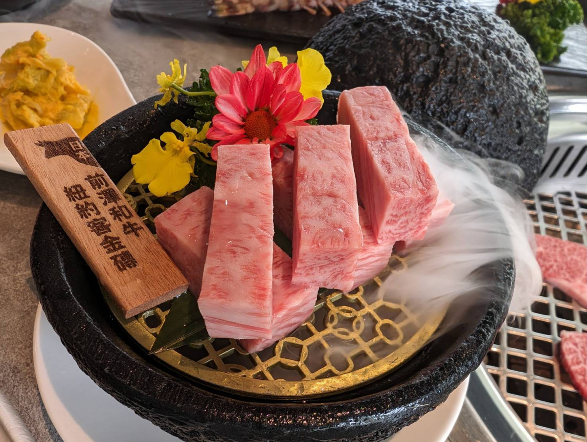 大理石花紋般的肉質，使得前澤牛在日本美食界有著殿堂級地位。