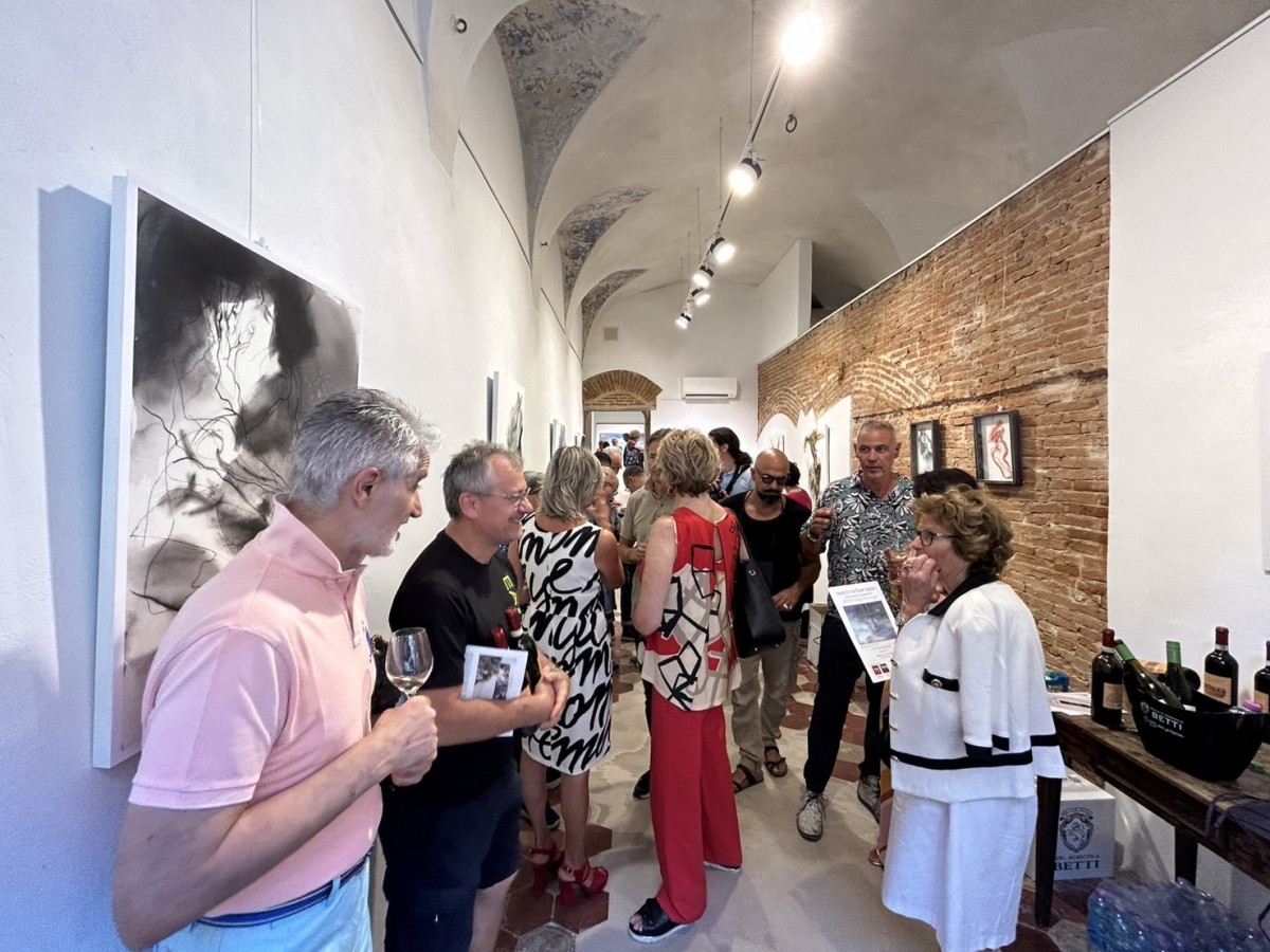 圖說：黃承遠（Art-one）去年9月於佛羅倫斯近郊中世紀老城Pistoia展出，現場眾多當地藝術愛好者參與。