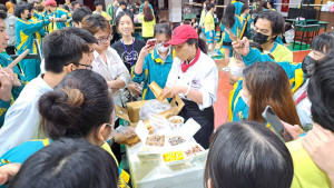 永平工商舉辦文化傳承的活動—僑生包粽子體驗，為全校師生提供一個難忘的節慶體驗。