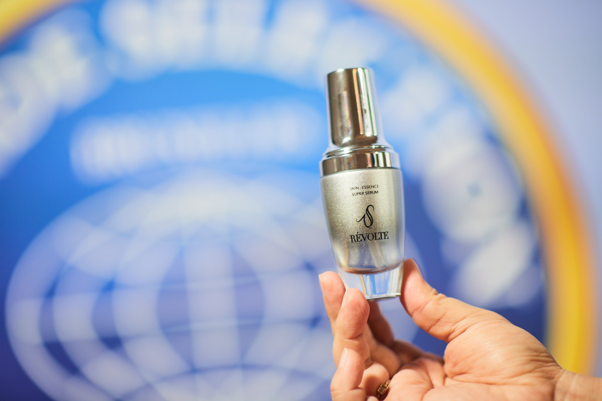 「肌萃超導晶露」榮護2024年世界品質大賞金獎。