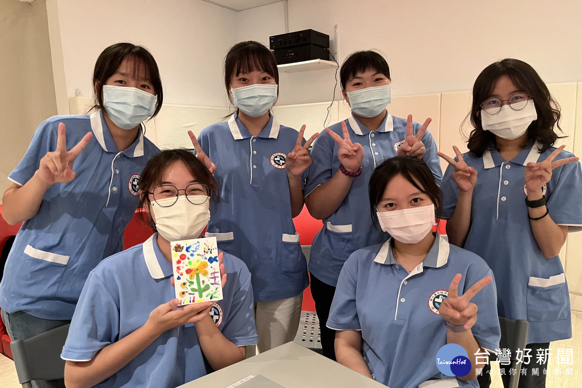 國立台南護理專科學校老人服務事業科學生至多感官教室進行服務學習